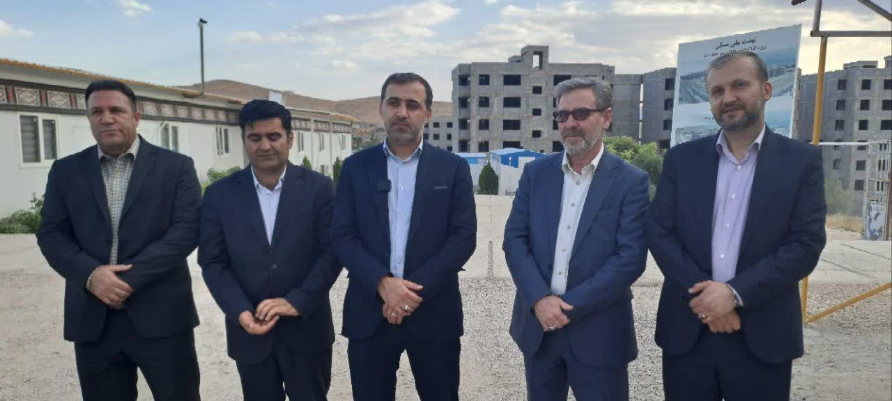 جعفر زاهدی- مدیر-عامل شرکت عمران شهر صدرا- بازدید از پروژه- نهضت ملی-مسکن 